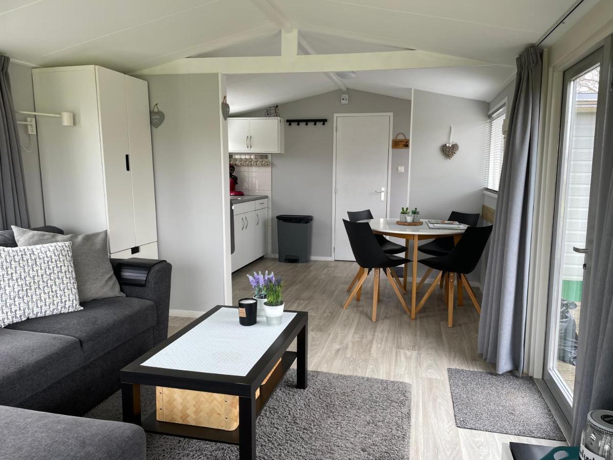 Luxe Chalet Friesland I14 - 5 Pers Westergeest المظهر الخارجي الصورة