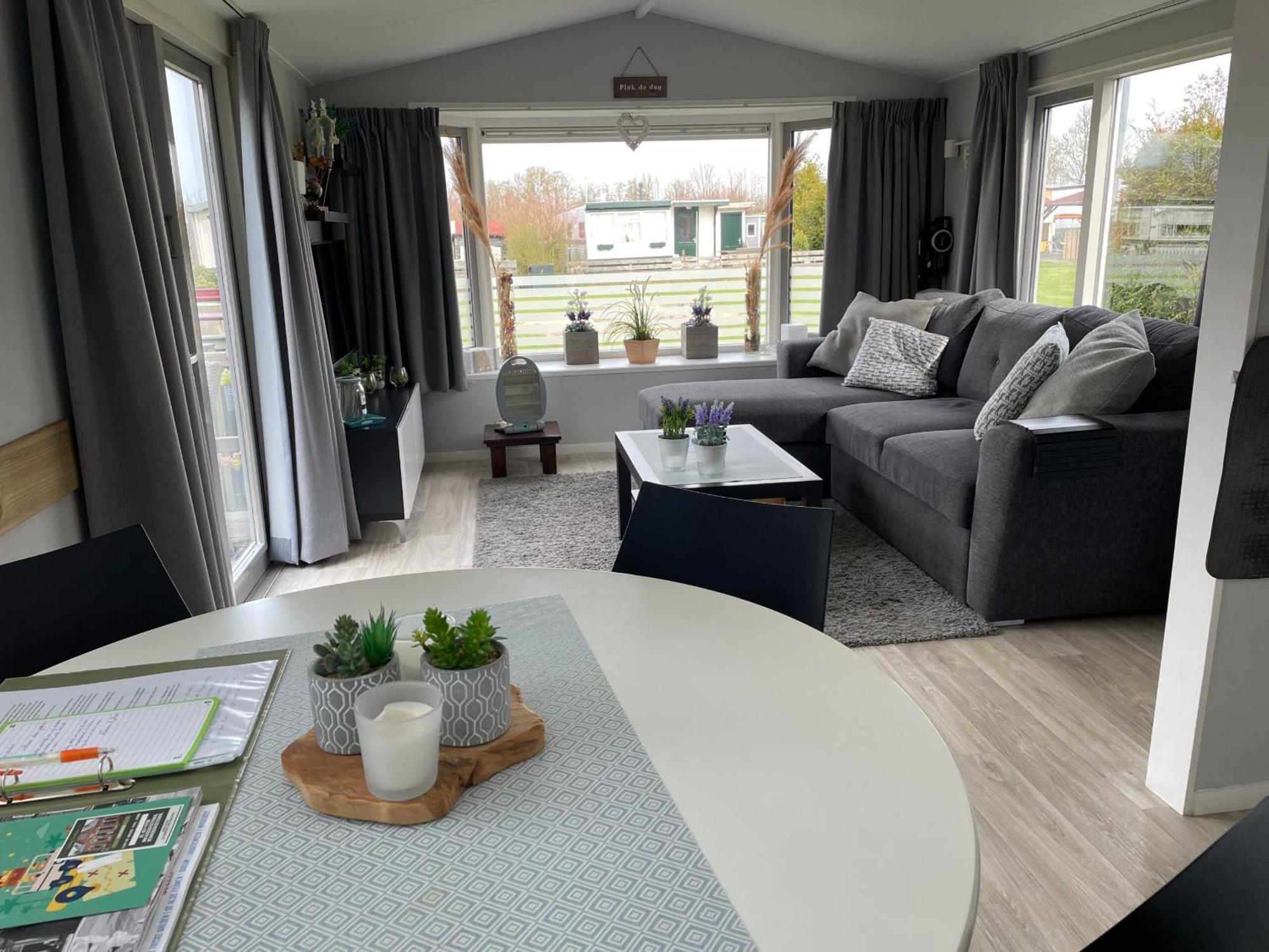Luxe Chalet Friesland I14 - 5 Pers Westergeest المظهر الخارجي الصورة